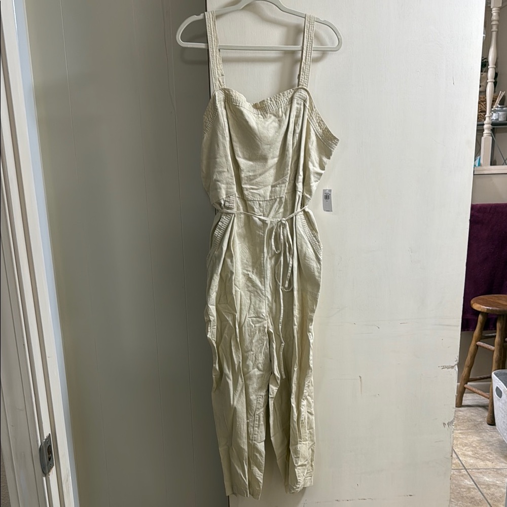Old Navy Cream Sleeveless Jumpsuit